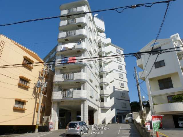 2LDK Corner Apartment for Rent in Naha, Okinawa - Grand Hills Tamagusuku - Thumbnail 2