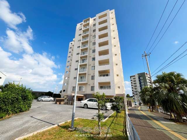 3LDK Sea View Apartment for Sale in Okinawa City | Mio Bien Nakasone - Image 1