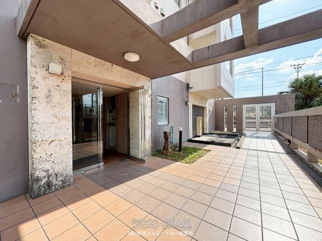 3LDK Sea View Apartment for Sale in Okinawa City | Mio Bien Nakasone - Thumbnail 2