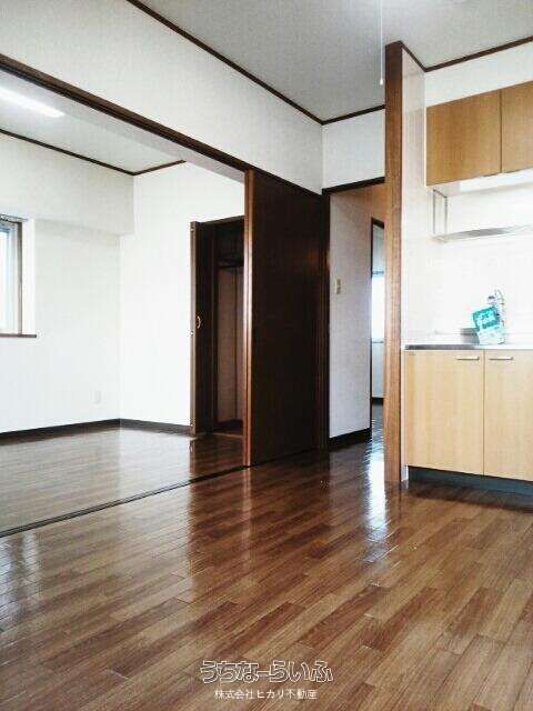 Rent 2DK Apartment in Naha, Okinawa - Top Floor, No Deposit - Thumbnail 3