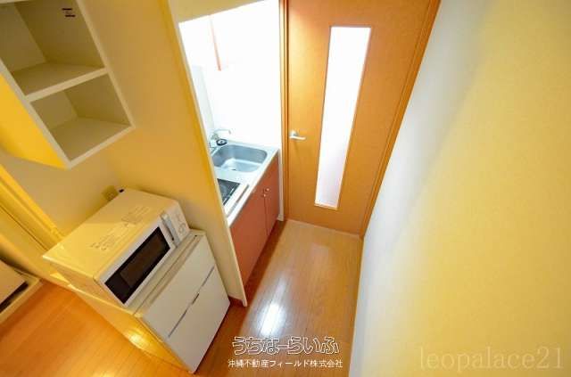 Leopalace Phoenix Osato 209 1K Apartment for Rent in Okinawa City - Thumbnail 3