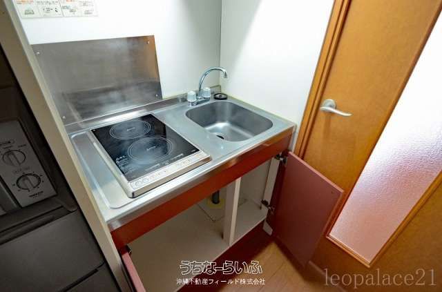 Leopalace Phoenix Osato 209 1K Apartment for Rent in Okinawa City - Thumbnail 4