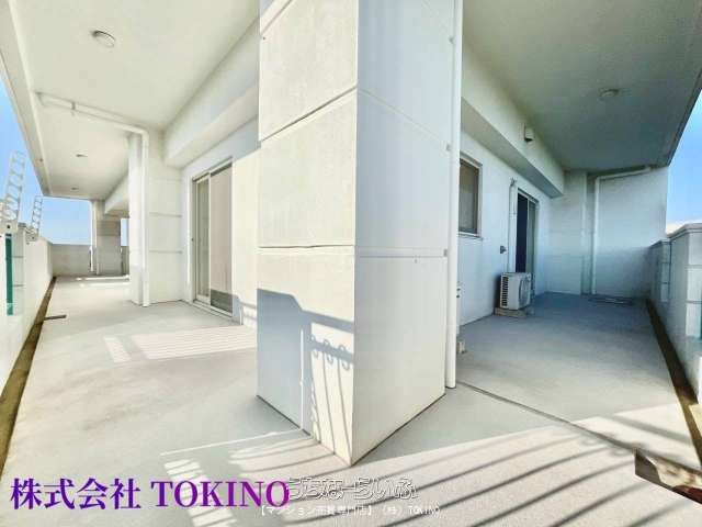 Penthouse with Panoramic Views in Nakagusuku Village, Okinawa - Thumbnail 3