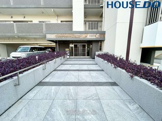 3LDK Apartment for Sale in Ginowan, Okinawa with Ocean View - Thumbnail 2