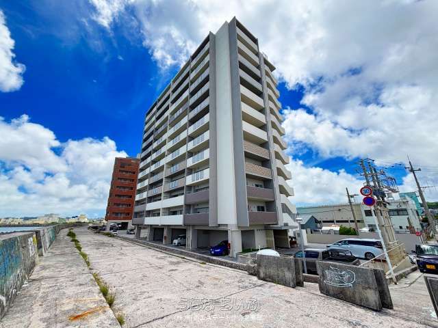 Ocean View 3LDK Condo for Sale in Ginowan, Okinawa - Thumbnail 2