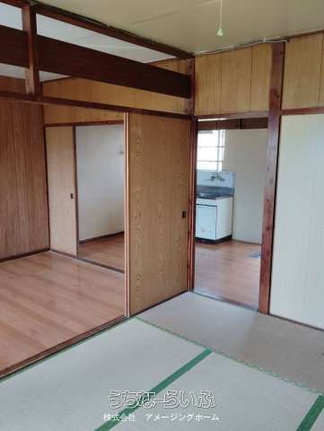 2DK Apartment for Rent in Urasoe City, Okinawa - 32,000 Yen - Thumbnail 2