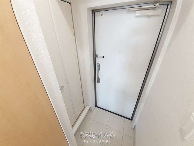 1K Apartment for Rent in Omoromachi, Naha, Okinawa - Thumbnail 2