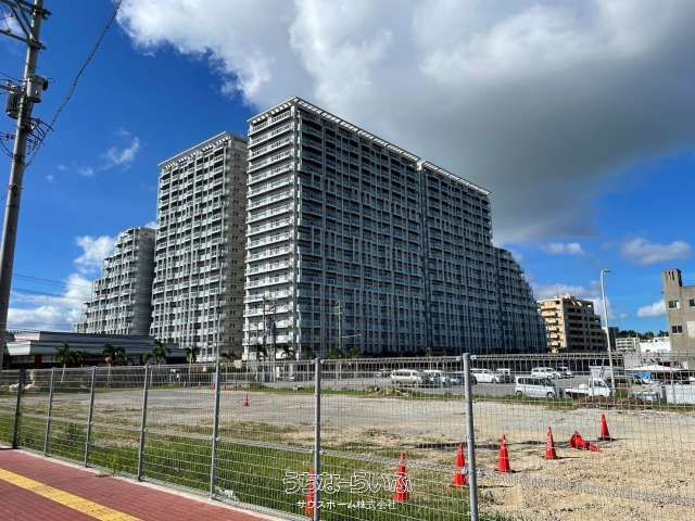 Income-Producing 3LDK Apartment in Chatan, Okinawa - Thumbnail 3