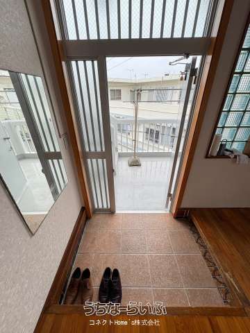 Spacious 5DK Apartment for Rent in Okinawa City, Okinawa - Image 1
