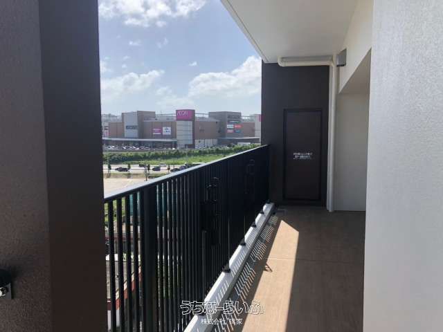 2LDK Condo for Sale in Okinawa City, Near AEON Mall Rycom - Thumbnail 4