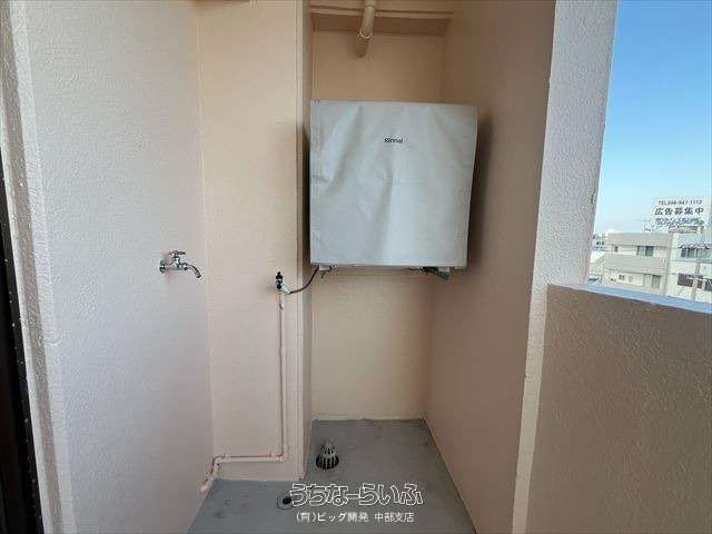 Renovated 1LDK Apartment with Ocean View in Okinawa City - Thumbnail 2