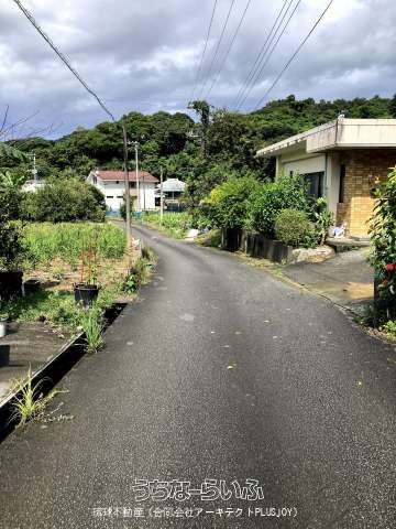 5,000 Tsubo Land for Sale in Motobu, Okinawa with Renovation Potential - Thumbnail 2