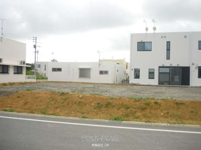 587.85 sqm Residential Land for Sale in Yomitan Village, Okinawa - Thumbnail 4