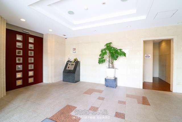 Lions Mihama Marine City 2LDK Apartment for Sale in Chatan, Okinawa - Thumbnail 4