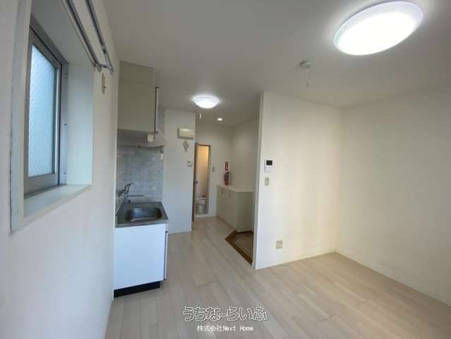 Pet-Friendly 1R Apartment for Rent in Naha, Okinawa - Helena 302 - Thumbnail 4
