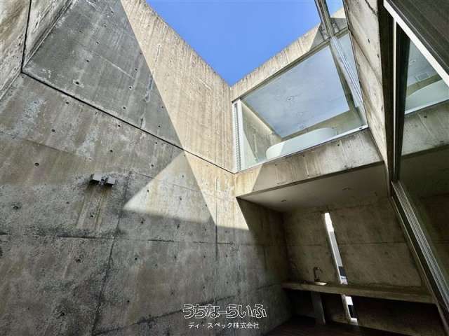 Refined 2LDK Detached House for Rent in Naha, Okinawa - Thumbnail 2