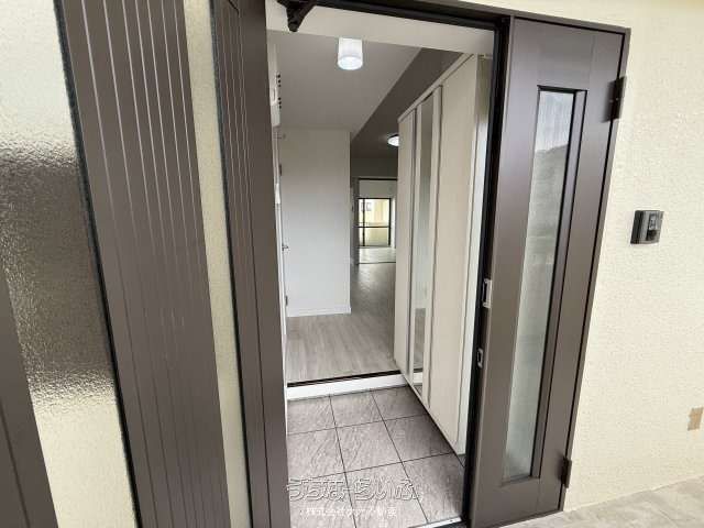 Renovated 2LDK Pet-Friendly Apartment for Rent in Naha, Okinawa - Thumbnail 3