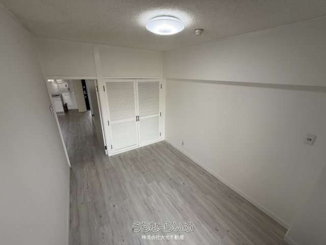 Renovated 2LDK Pet-Friendly Apartment for Rent in Naha, Okinawa - Thumbnail 4