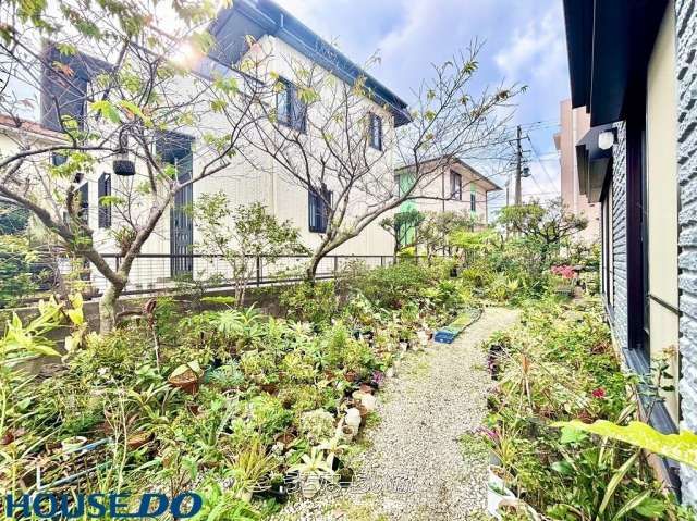 3LDK House with Large Garden in Yomitan Village, Okinawa - Thumbnail 3