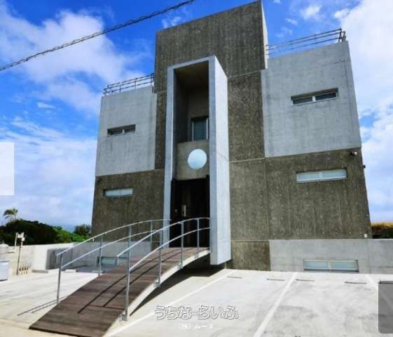 Ocean View Minpaku Property with Owner's Residence in Uruma - Thumbnail 2