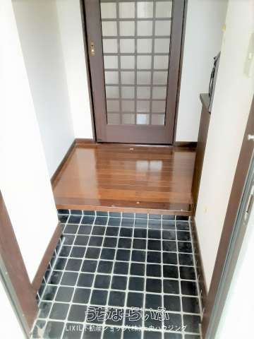 1LDK Apartment for Rent in Naha, Okinawa near Asahibashi Station - Thumbnail 2