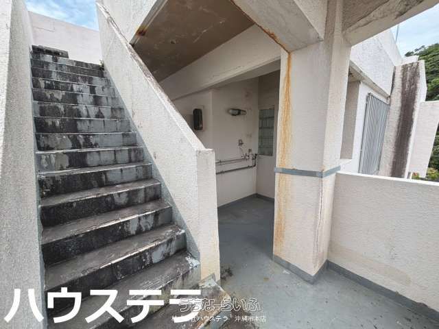 Entire Apartment Building for Sale in Naha's Yamashita-cho, Okinawa - Thumbnail 3