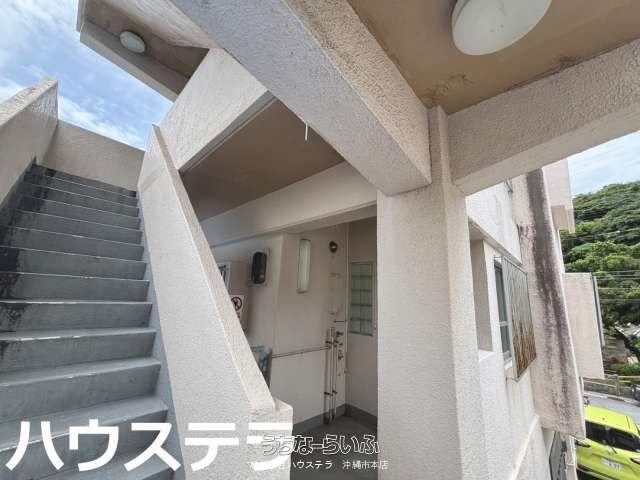 Entire Apartment Building for Sale in Naha's Yamashita-cho, Okinawa - Thumbnail 2