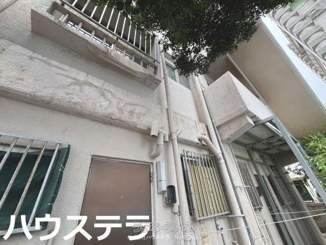 Entire Apartment Building for Sale in Naha's Yamashita-cho, Okinawa - Image 1