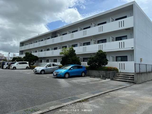 Leopalace Ryukyu 208: Furnished 1K Apartment for Rent in Okinawa City - Thumbnail 2