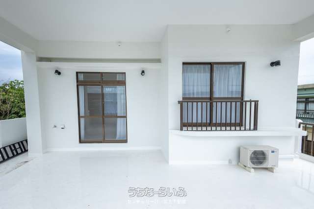 Renovated 2LDK House with Ocean View on Irabu Island, Okinawa - Thumbnail 3