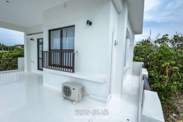 Renovated 2LDK House with Ocean View on Irabu Island, Okinawa - Thumbnail 2