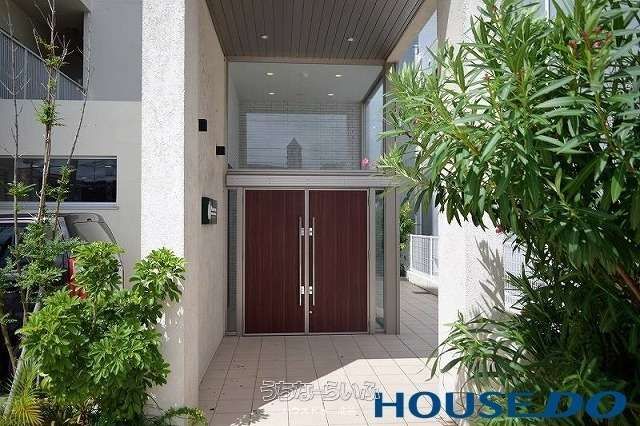 Bears Court Kuwae Sun Terrace 2LDK Condo for Sale in Chatan, Okinawa - Thumbnail 2
