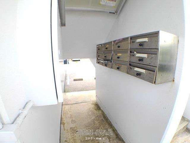 Maple Court 203: 2K Apartment for Rent in Uruma City, Okinawa - Thumbnail 3