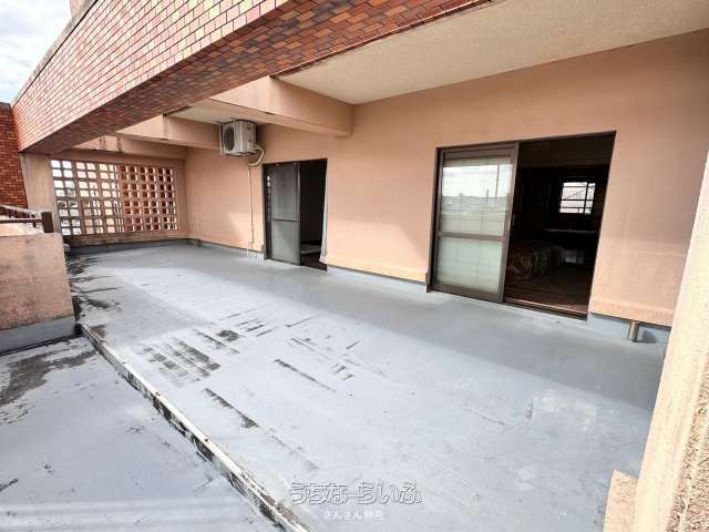 Lions Mansion Mihara 4LDK Apartment for Sale in Naha - Thumbnail 4