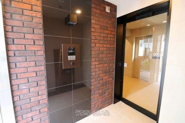 Pet-Friendly 2LDK Apartment for Rent in Naha's Shin-Toshin - Thumbnail 2