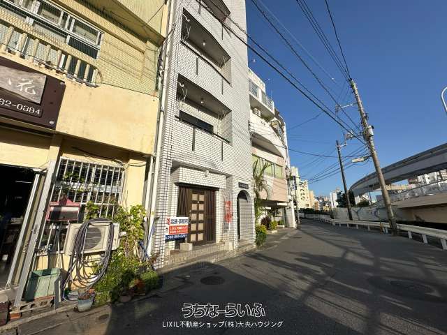 Co-Palace Hana 201: Studio Apartment for Rent in Naha, Okinawa - Thumbnail 2