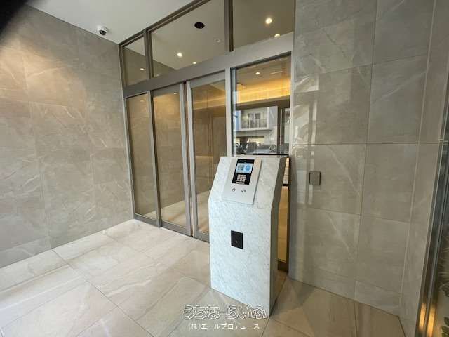 Wise Stem Court Naha Kume 1LDK Apartment for Sale in Okinawa - Thumbnail 2