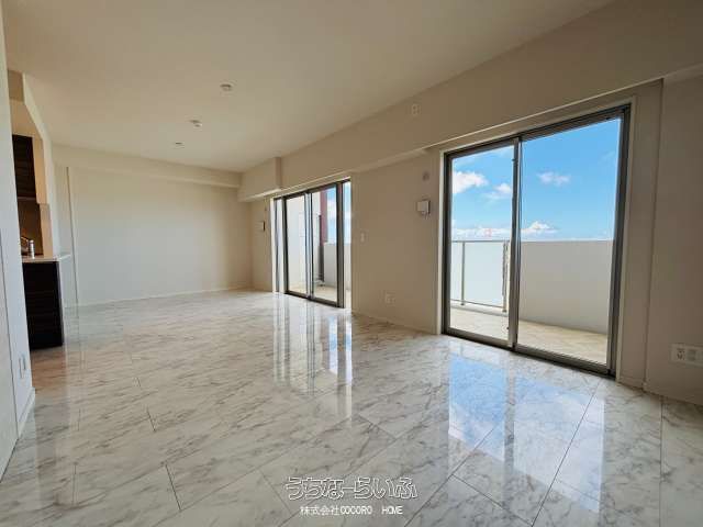 New Top-Floor 2LDK Apartment in Urasoe, Okinawa | Le Grandi Tedako Urazaki Tower - Thumbnail 4
