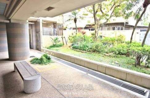 Refurbished 3LDK Apartment in Lions Garden Midorigaoka, Naha - Thumbnail 2