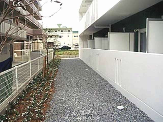 Leopalres Matayoshi 106: 1K Apartment for Rent in Naha, Okinawa - Thumbnail 2