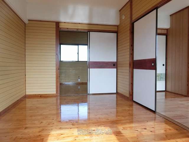 Aoba Mansion 402: 2DK Apartment for Rent in Ginowan, Okinawa - Thumbnail 2