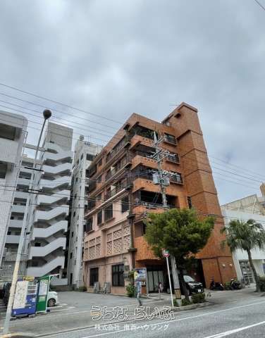 Tenant Building for Sale in Naha Tomari - 4.6% Yield - Thumbnail 2
