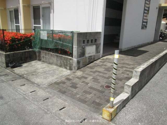 Leopalace Tomigusuku 202: Furnished 1K Apartment for Rent in Okinawa - Thumbnail 2