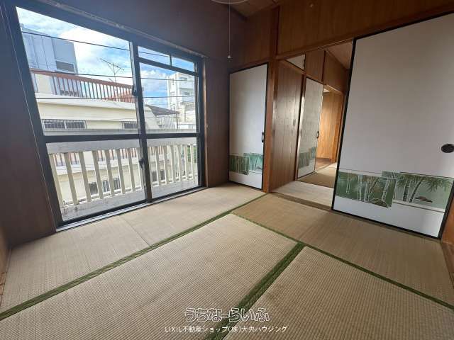 Co-op Asato 3F: 2LDK Apartment near Makishi Station, Naha - Thumbnail 3