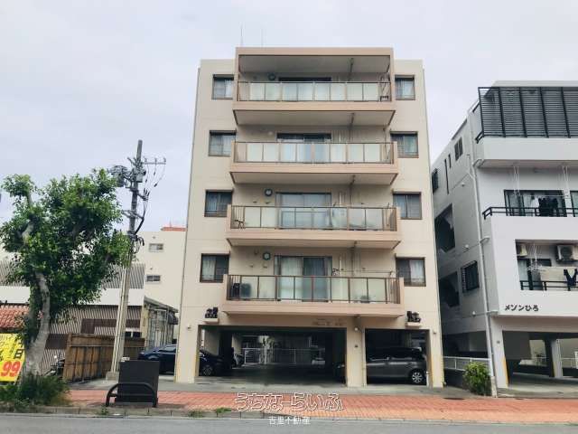 Spacious 2LDK Apartment for Rent in Naha's Omoromachi, Okinawa - Thumbnail 2