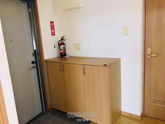 Spacious 2LDK Apartment for Rent in Naha's Omoromachi, Okinawa - Thumbnail 4