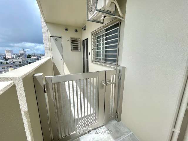 New 3LDK Apartment for Rent in Okinawa City with Free Parking - Thumbnail 2