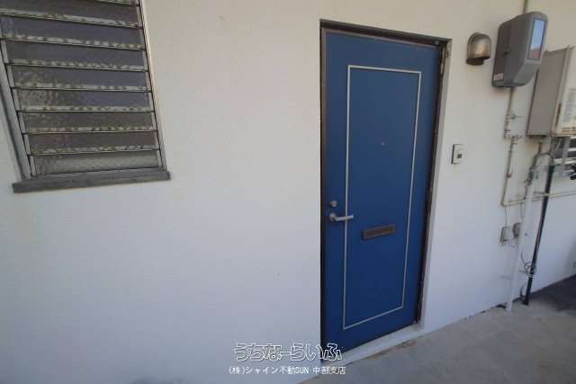 2LDK Pet-Friendly Apartment for Rent in Urasoe, Okinawa - Thumbnail 2