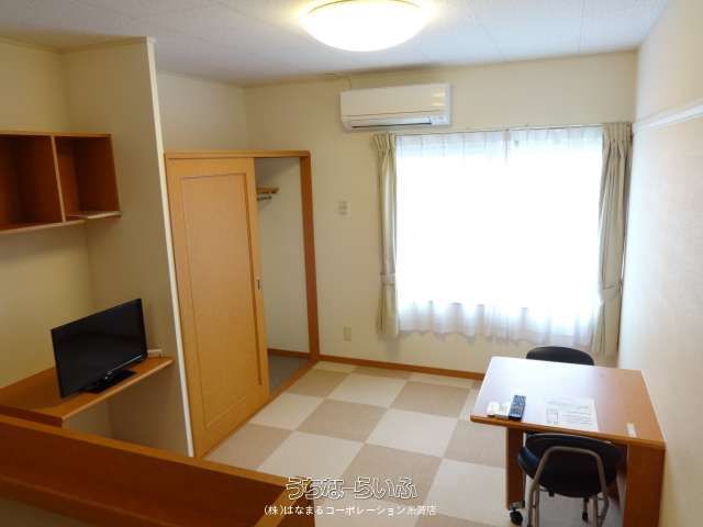 Itoman South 209: Furnished 1K Apartment for Rent in Okinawa - Thumbnail 3