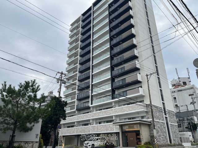 Rent New 2LDK Apartment in Naha, Okinawa with Island Kitchen - Thumbnail 2